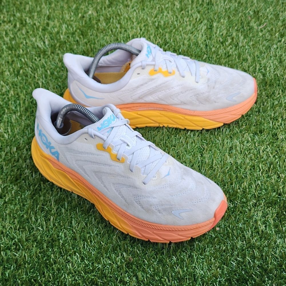 HOKA ARAHI 6 - Womens Athletic Shoes - SIZE 10.5B